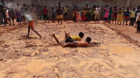  LES ANNIVERSAIRES DE JUIN ET DE JUILLET  (Mala India )