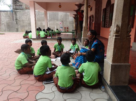  'MID TERM EXAMS', les examens du 2ème trimestre  (Mala India )