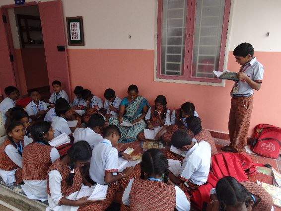  'MID TERM EXAMS', les examens du 2ème trimestre  (Mala India )