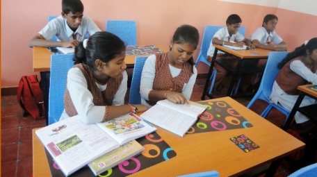  L'école s'éveille  (Mala India )