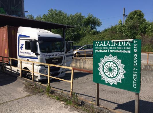 956. ARRIVAGE MASSIF  (Mala India )