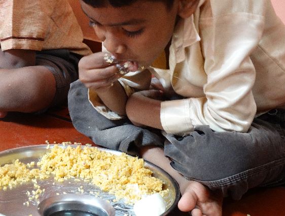  AVANT HIER 55 KG DE RIZ, 350 ŒUFS ET LES LEGUMES QUI ACCOMPAGNENT… (Mala India )