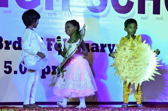  LA 'GRAND INAUGURATION' DE LA GANDHIJI SCHOOL - 2 (Mala India )