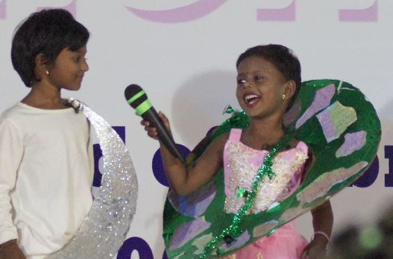  LA 'GRAND INAUGURATION' DE LA GANDHIJI SCHOOL - 2 (Mala India )