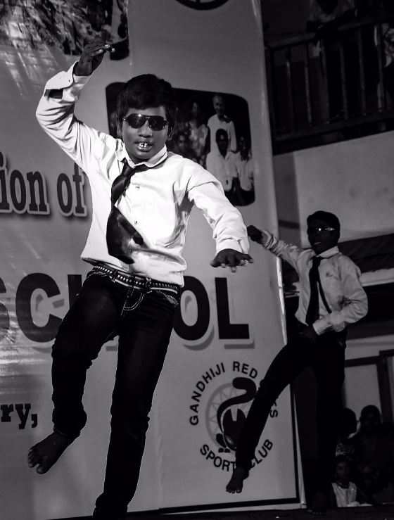  LA 'GRAND INAUGURATION' DE LA GANDHIJI SCHOOL - 2 (Mala India )