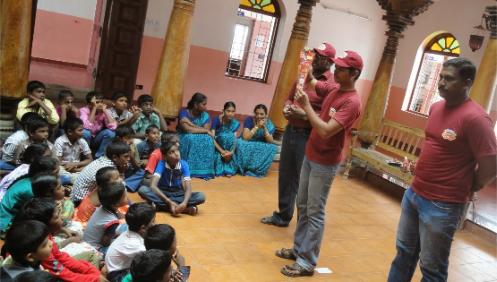  APNA GHAR ET GANDHIJI SCHOOL FETENT LE CHILDREN'S DAY (Mala India )