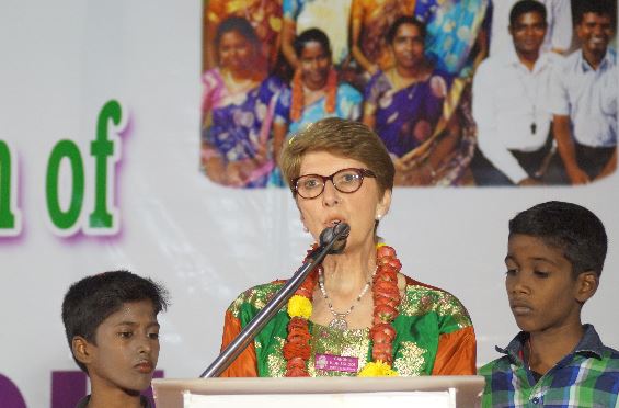  LA 'GRAND INAUGURATION' DE LA GANDHIJI SCHOOL - 2 (Mala India )