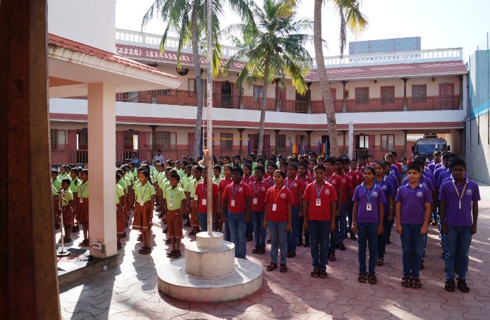  LA 'GRAND INAUGURATION' DE LA GANDHIJI SCHOOL  (Mala India )