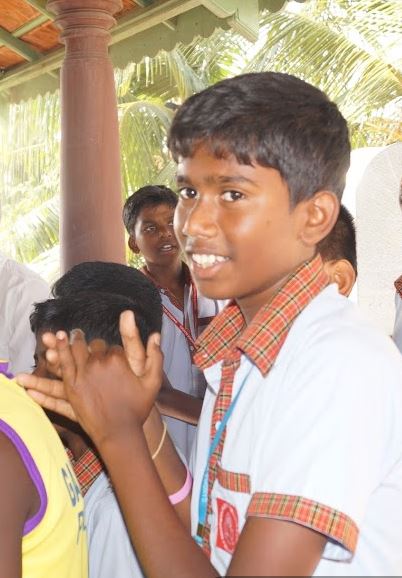  LA 'GRAND INAUGURATION' DE LA GANDHIJI SCHOOL  (Mala India )