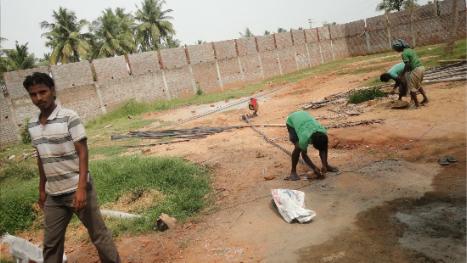  Reprise des travaux ...et un petit coup de main ? (Mala India )