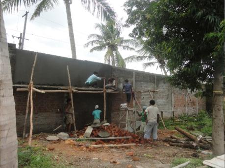  Reprise des travaux ...et un petit coup de main ? (Mala India )