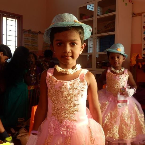  LA 'GRAND INAUGURATION' DE LA GANDHIJI SCHOOL  (Mala India )
