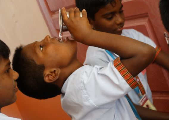  500 LITRES D'EAU POTABLE  (Mala India )