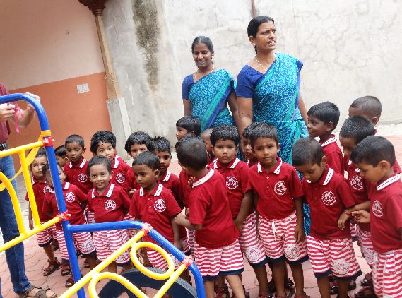  DES PRISONNIERS ?? (Mala India )