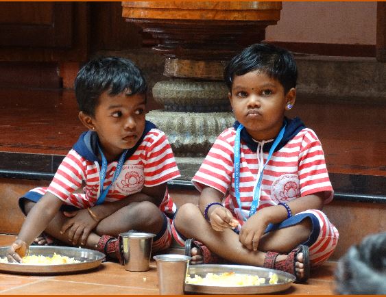   Les quatre règles pour manger poliment (Mala India )