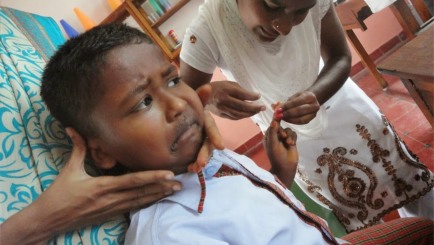  TEST SANGUIN (suite de la visite médicale) (Mala India )