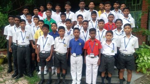   Une école paisible  (Mala India )
