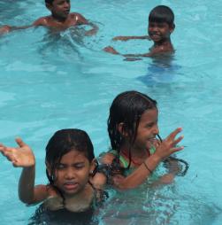  COMPETITION DE YOGA INTER ECOLES & Piscine  (Mala India )