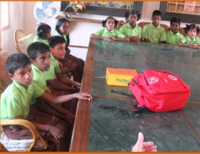  LA DEUXIEME RENTREE SCOLAIRE  (Mala India )